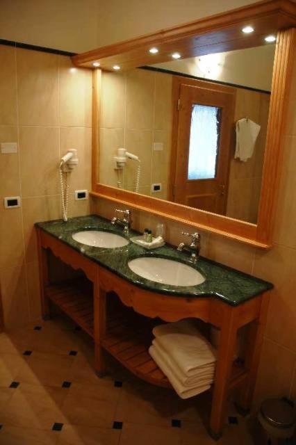 Nature Wellness Hotel Renato Vigo di Fassa Exterior foto